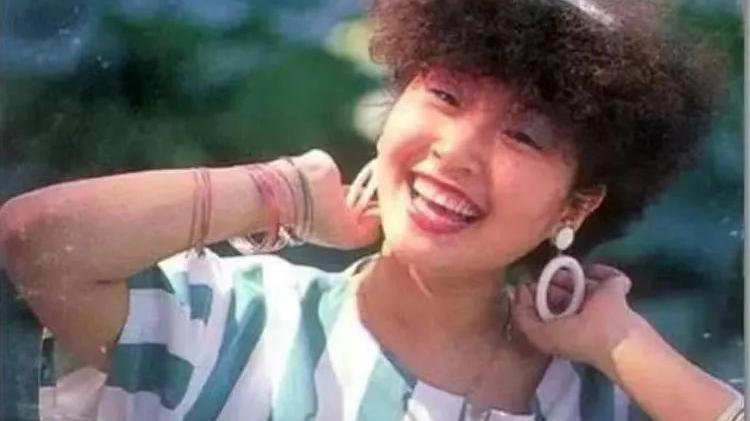 张蔷|30年前没人红过她，21岁嫁给爱情却遭背叛，54岁的迪斯科女王回来了……