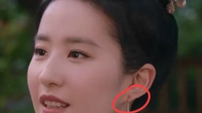 刘亦菲|女演员古装戏最痛苦的原来是耳洞发炎吗？
