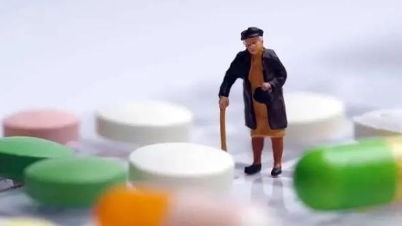 眩晕|老年人用药不当，治不了病还可能会“致命”！这10类药物，老年人应慎用