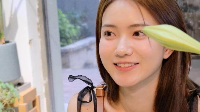 麦穗|麦穗孔汝淳姐妹情深，两人一起逛街吃饭，麦穗个人账号评论区沦陷