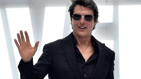 汤姆·克鲁斯|酷！59岁汤姆克鲁斯现身壮志凌云2首映式，相距36年，望引进定档