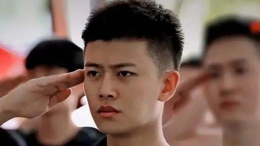 荣光|任嘉伦又放出一个好消息，挑战消防员角色，女主是演技派女神