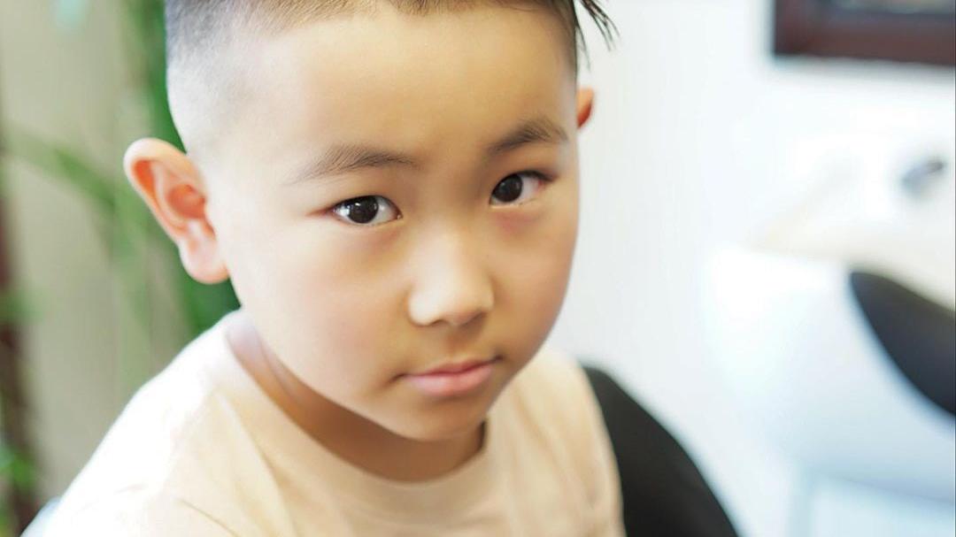 小男孩发型14款，很火很帅气，这个夏天你儿子值得拥有