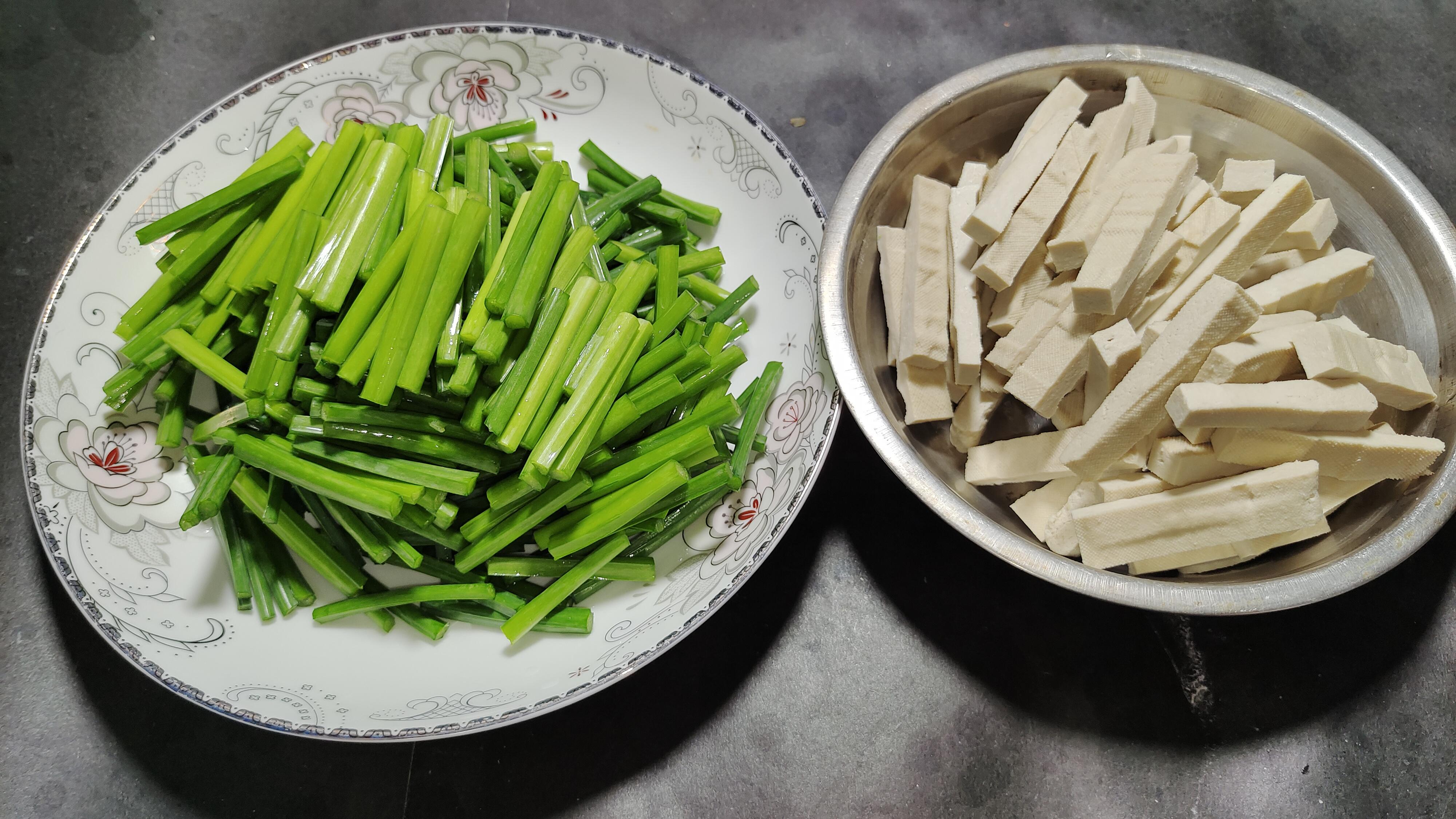 韭菜|已群发  这菜一年四季都不过时，遇到别错过！天然维A高，明目护眼，简单一炒最美味