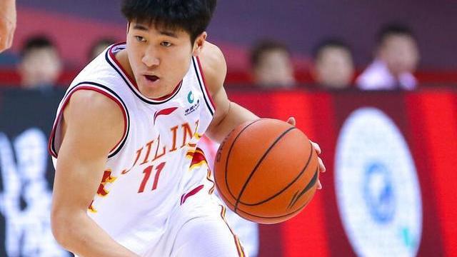 国足|没有杜锋，徐杰和姜伟泽谁能进入国家队？真实作用和数据给出答案