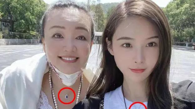 张颖颖|张颖颖深夜遇狗仔，被问汪小菲一路小跑，穿拖鞋匆匆开车离去