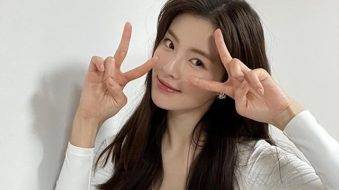 情侣|盘点10对「公开恋爱中」的韩星情侣，秀英、郑敬淏稳交十年超甜蜜