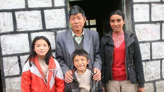 西藏|这群外国流民，期盼加入中国百年，2003年正式成为中国人