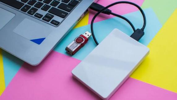 USB|USB 闪存驱动器与外置硬盘驱动器：哪个更好？