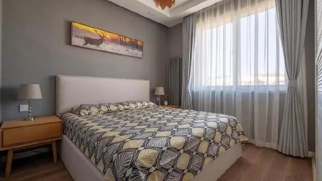 55平loft公寓有两间卧室，阳台榻榻米还能当一间房，优秀！