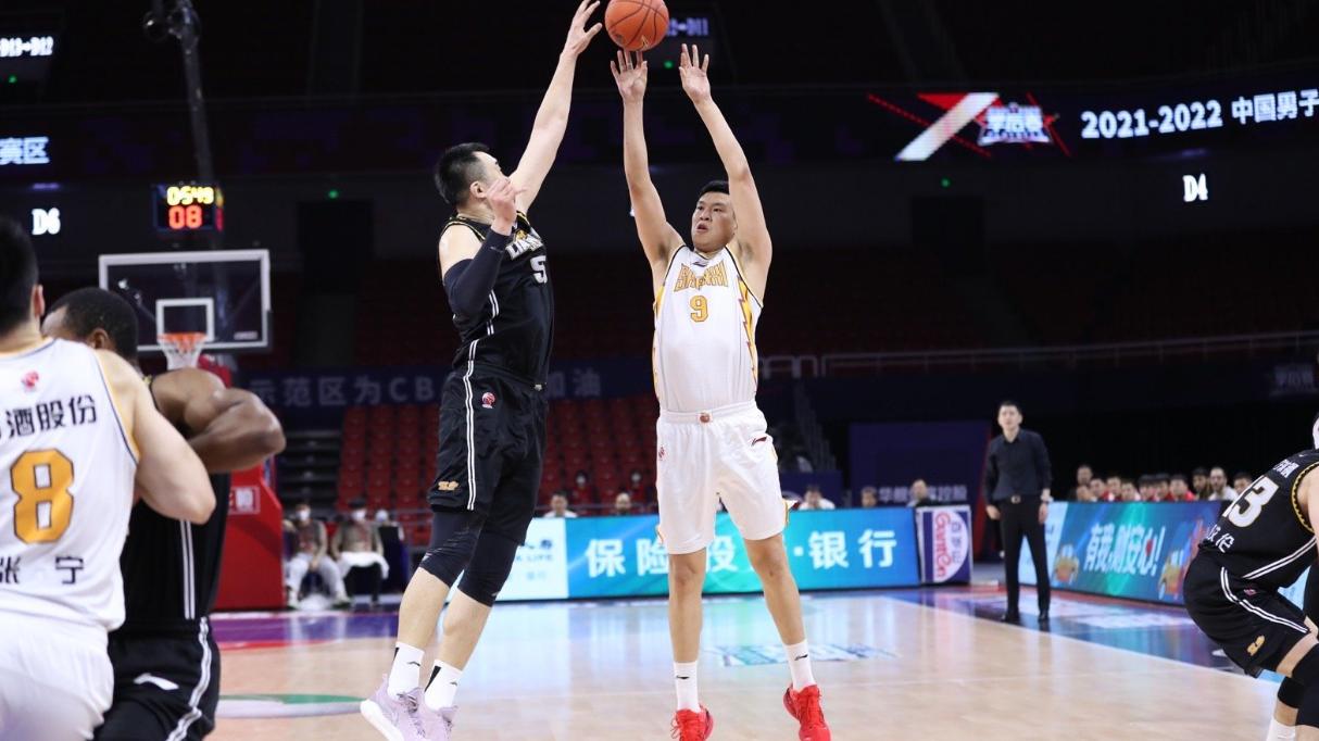 杨学增|正式签约！CBA名将拿到大合同，战辽宁轰22+10，杨学增没有亏待他