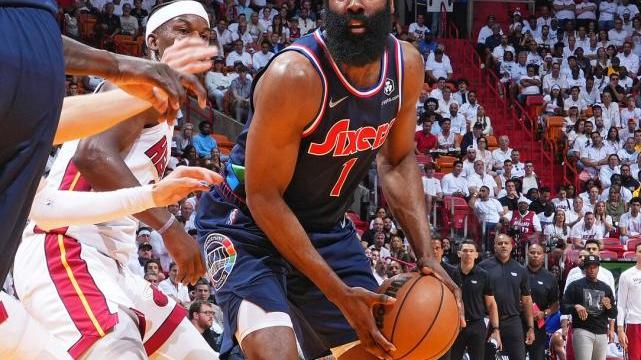 热火队|热火主场120-85大胜76人3-2夺赛点！大帝17分险受伤 哈登下半场仅4分
