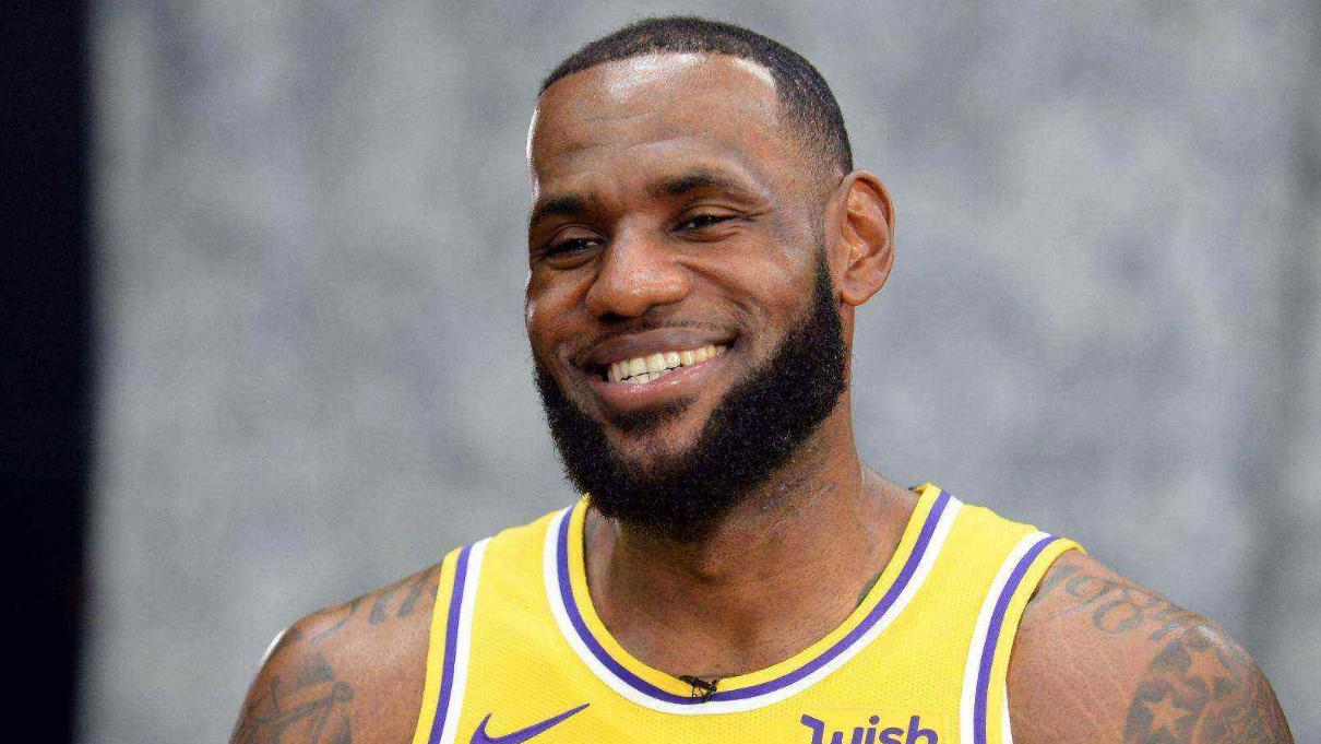 勒布朗·詹姆斯|詹姆斯：NBA靠着我才有了庞大的流量，我促使联盟发展的越来越好