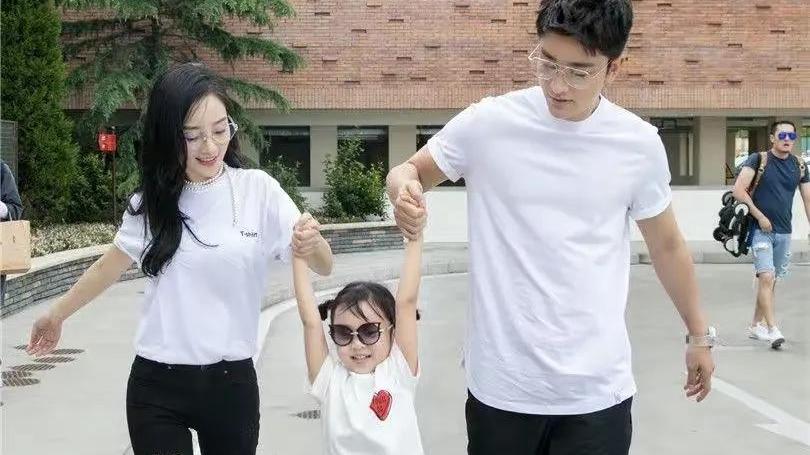 李小璐|真要复合了？李小璐晒照与贾乃亮竟穿“情侣装”！