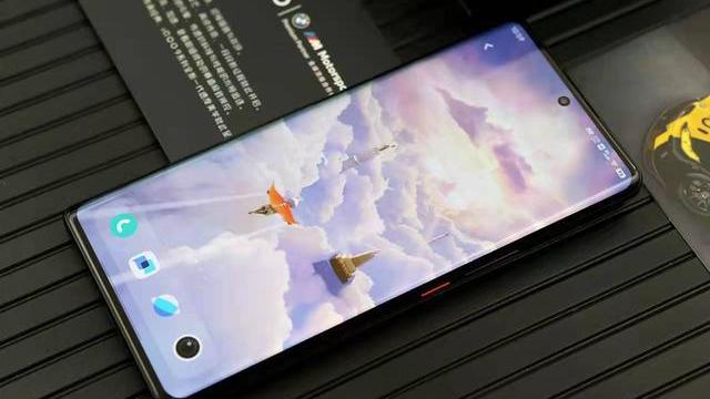 小米科技|独显芯+1TB，台积电骁龙8+5000mAh，iQOO10Pro锋芒毕露