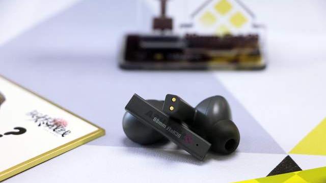 蓝牙耳机|耳机也玩二次元，从未见过这样的耳机，水月雨灰烬战线耳机体验