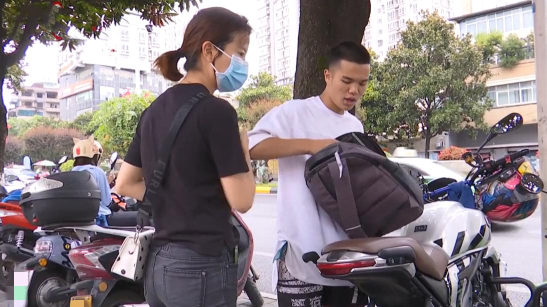 |3000元翻倍卖？贵州一女子实体店买笔记本被坑，老板：我要赚钱