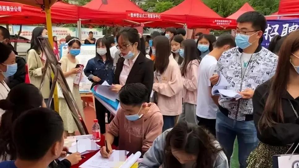 俄罗斯|4大烟草公司，暂停对俄罗斯业务，中国烟草：感谢老铁送来的航母