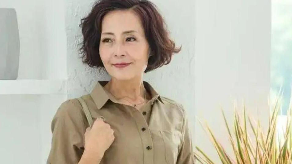 姐姐 50岁女人比同龄人更显老怎么办？日常做好这4点，从大妈变姐姐