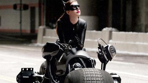 新蝙蝠侠|《新蝙蝠侠》猫女演员发言惹争议：被批碰瓷诺兰，还没红就飘了