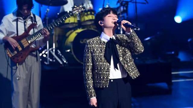 周深|挑战自我，享受舞台，实力唱将周深的人生之路，越来越精彩