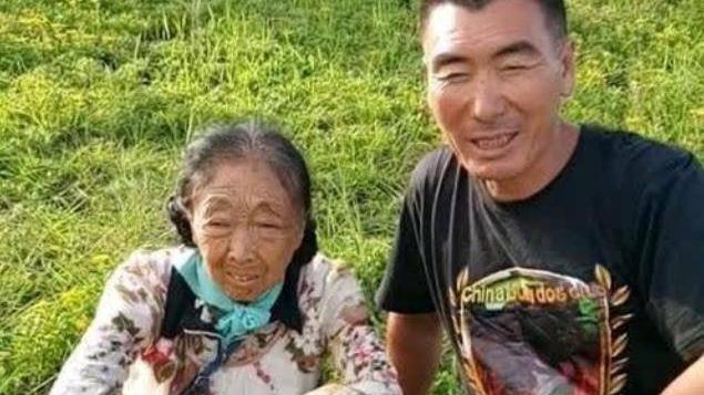 李玉成|相差32岁夫妻，女方85岁直播赚钱，男方被指消费利用妻子