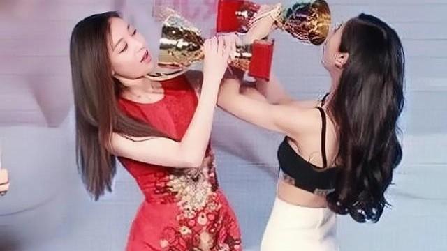 Angelababy|倪妮噘嘴假装要打人，杨颖一把抱住她，二加二等于四条大长腿！