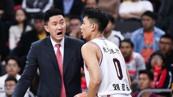 广东男篮|杜锋下狠手！广东宏远潜力新星正式离队，或被朱芳雨交易