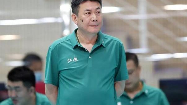蔡斌|王云蕗、金烨疑似悉数留队，蔡斌选人引发不满，难道真无人可用？