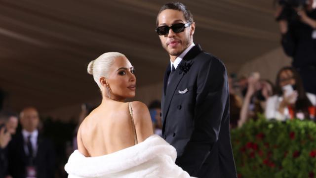 金·卡戴珊|卡戴珊男友被死亡威胁，收30封恐吓信！两人又同框，破分手传言