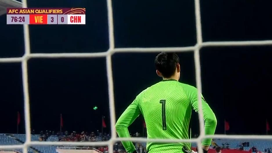 李霄鹏|中国足球耻辱之夜！1-3祝贺越南过大年，李霄鹏沉默，武磊毫无建树