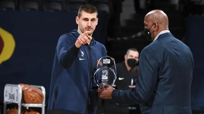 MVP|体态臃肿走后门出道？3年被裁？如今用1.48亿+MVP击碎一切质疑声