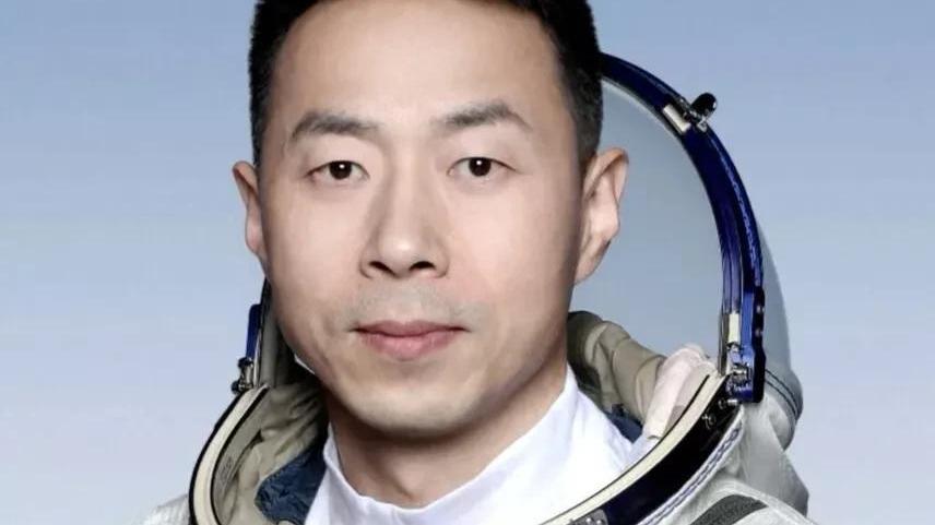 蔡旭哲|王颜晴和蔡旭哲是模范夫妻：期望化作一只小燕子，伴随丈夫一起飞