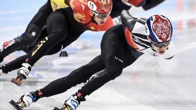王濛|短道1500米中国00后新星出局！态度遭王濛狠批：换我直接一个嘴巴子