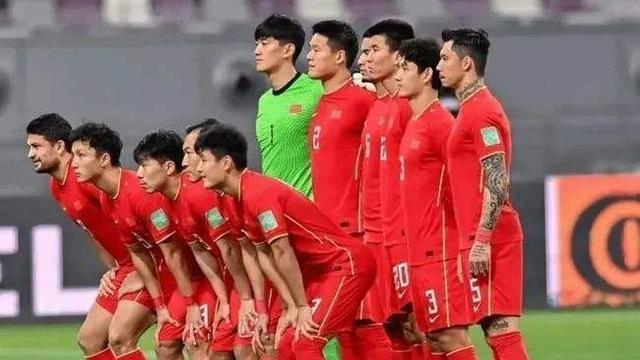 |男足队长即将退出足坛？因足协降薪太狠，哭诉无力承担房贷
