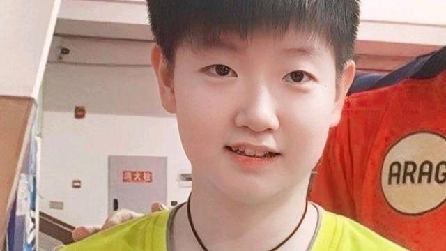 孙颖莎|国乒计划外的选手，孙颖莎频繁更换主管教练，证明了奋斗经历