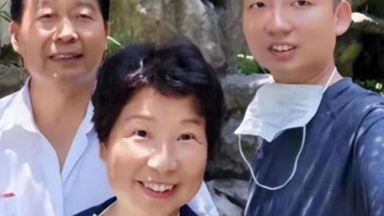 |28事件仍在发酵，杜粉称郭爸遭遇太可怜，喊话不要网暴杜新枝夫妇