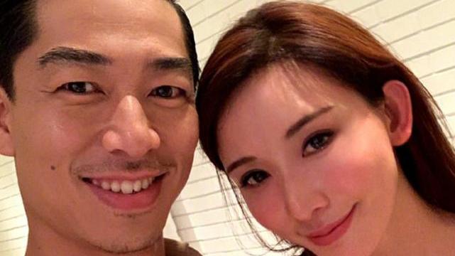 林志玲|林志玲晒全家福庆结婚3周年，小王子皮肤白皙，小手长大好多