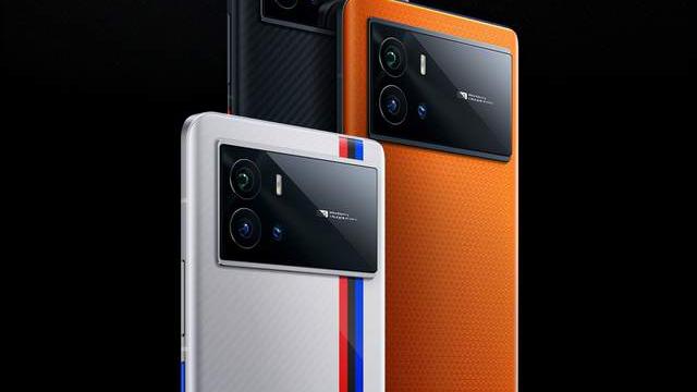 iqoo|满足春节打发时间的需要，随意推荐两台旗舰，其中一台我正在用