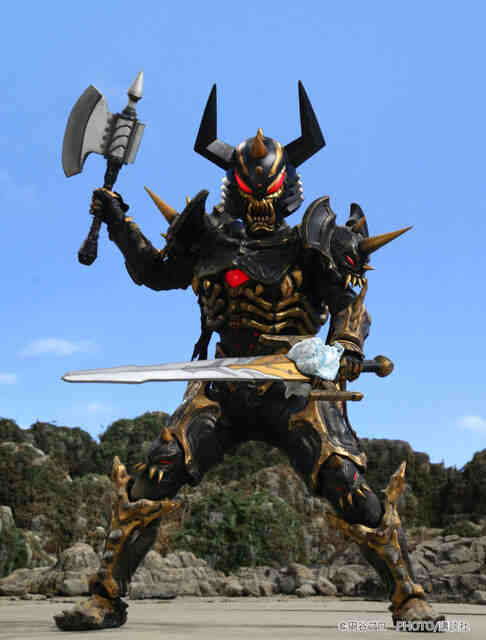 acgn漫评|全新的古阿登场了，基娜被强行融合，新皮套致敬原本的造型！