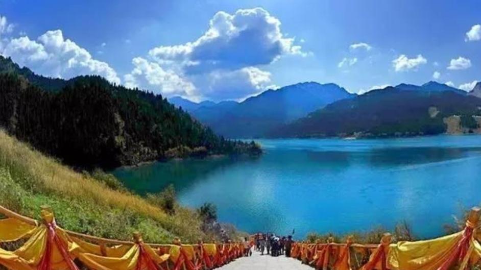 美丽|新疆美丽天山山池，生命的摇篮，欢迎你的到来