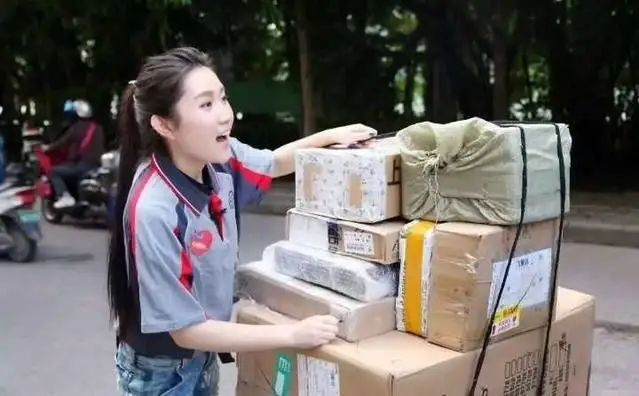 求职|美女快递员卖惨找工作：只要马上给她10万元预支工资，可以帮老板打工三年