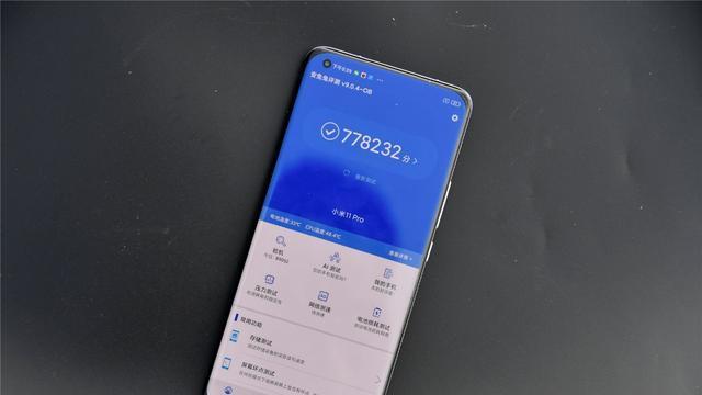 小米科技|从5699元跌至2699元，从高端市场跌至中端市场，IP68防水+2K屏