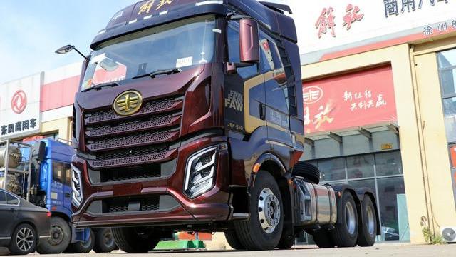 买不起解放J7就看它，平地板+宽卧铺，560马力带12挡AMT