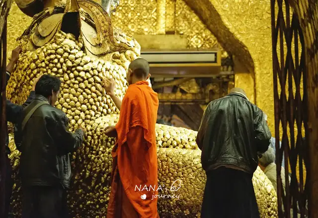 旅行社|缅甸的这个寺庙，是可以贴金的金色殿堂，但只有男性可以入内贴金