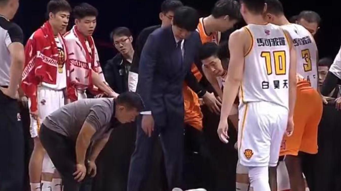 深圳男篮|上海队2-0晋级！富兰克林高开低走，头号功臣荣誉能否授予他？
