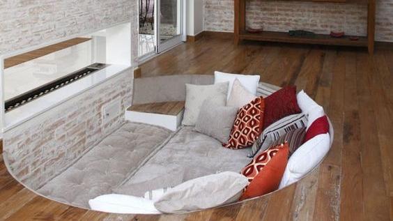 下沉式客厅+壁炉，从国外火到国内，比东北大坑舒服，沙发也省了