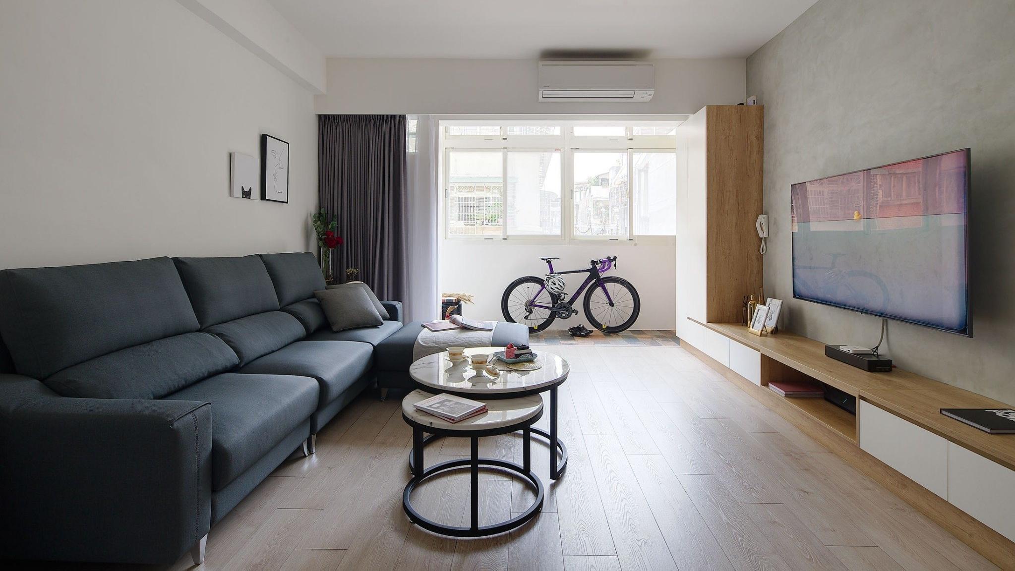 她家装修融入了自行车元素，看似简单，却拥有着很多美好回忆