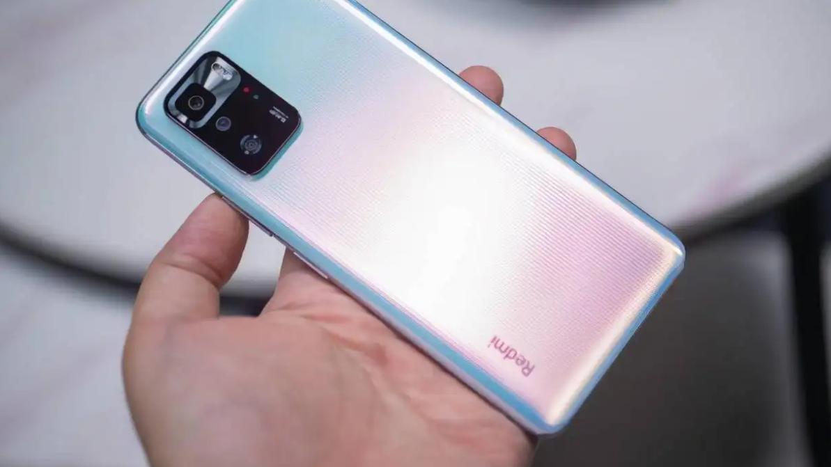 |母亲节最适合送给妈妈的手机，拥有旗舰性能，价格不超过2000