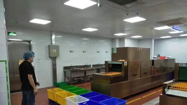 商用餐具洗碗机的类型及优缺点分析